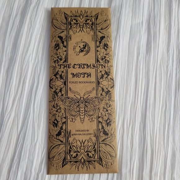 Fairyloot The Crimson Moth Foiled Bookmarks Set of 4 Hexed Hearts April 2025 - Picture 5 of 6